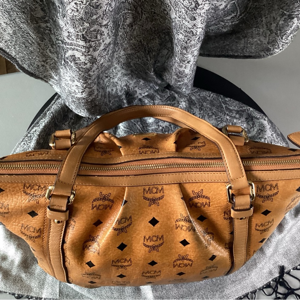 MCM Visetos Shoulder Bag in Cognac EUC - Picture 6 of 14